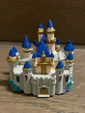Disneyland parks Castle Magnet